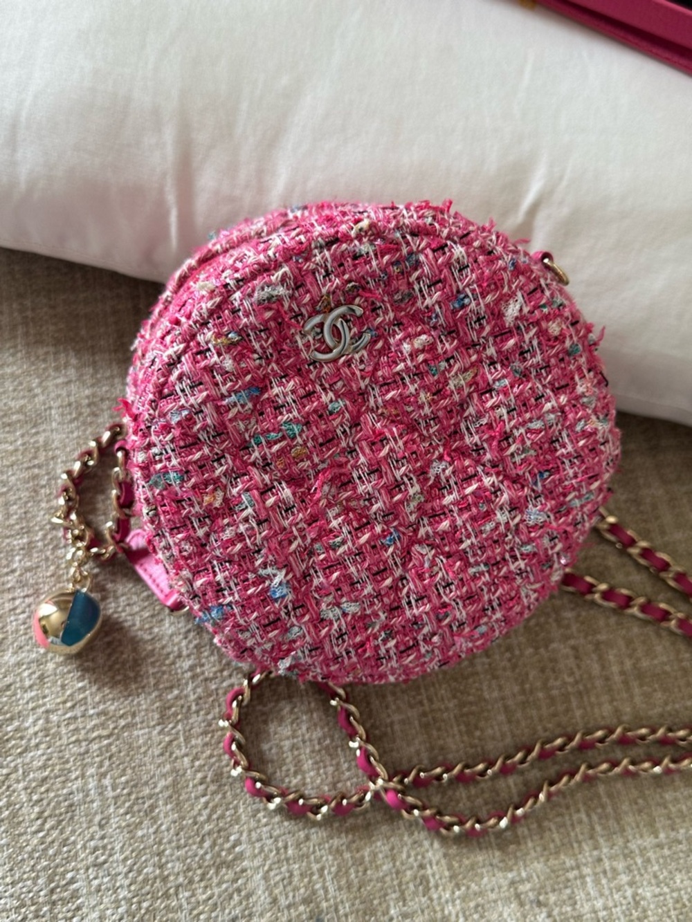 CHANEL Matelassé Round Tweed Chain Shoulder Chain Bag Pink CC Logo - Picture 4 of 12